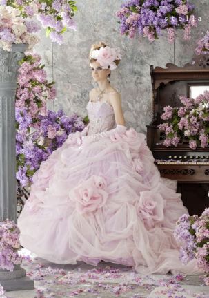 da4d31b0432a247ffc02e20d4f30988d--pink-ball-gowns-pink-wedding-dresses